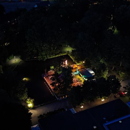 Royal - Sky - Suite Augsburg Ngoại thất bức ảnh